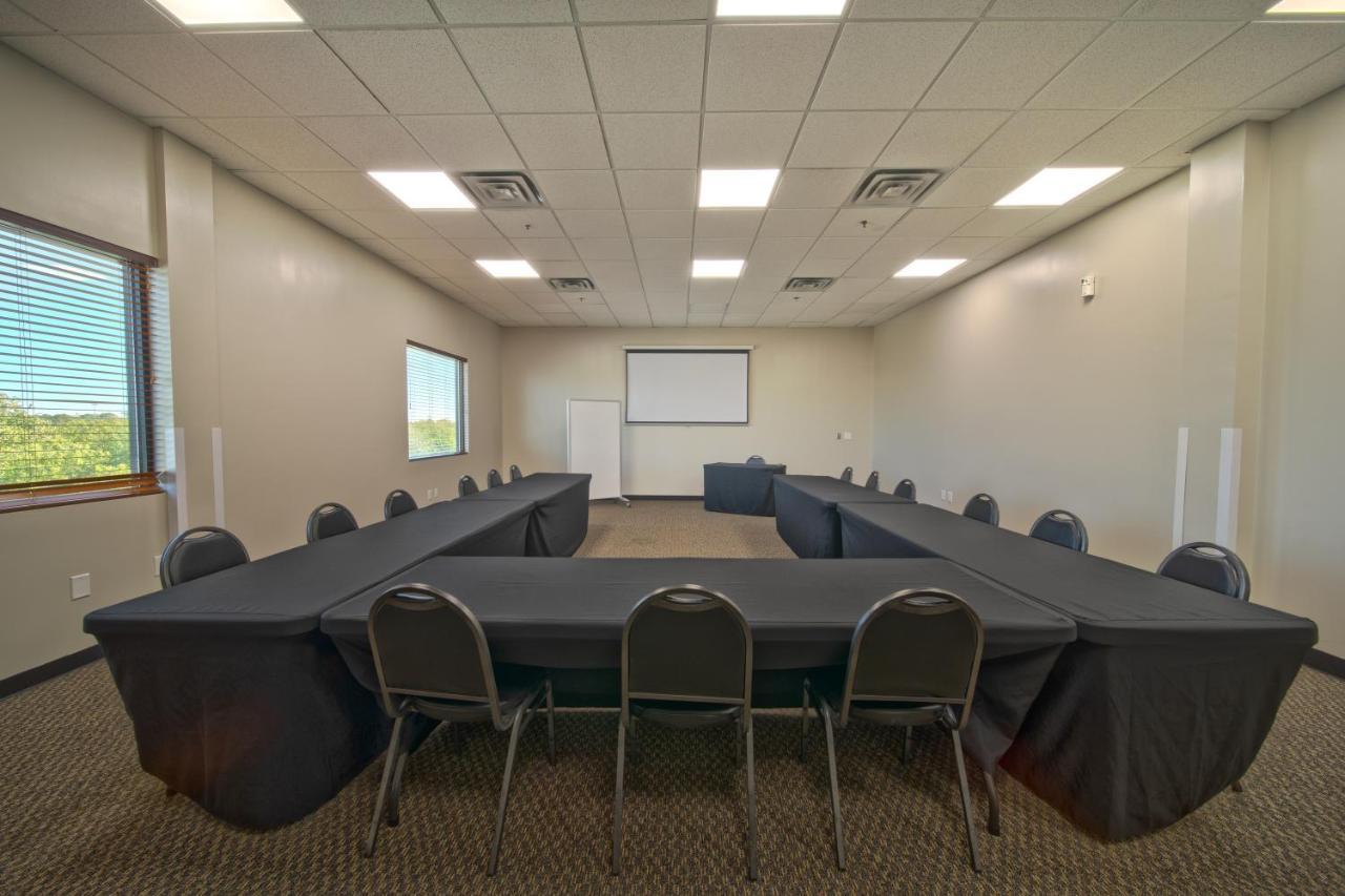 מלון ראונד רוק Wingate By Wyndham And Williamson Conference Center מראה חיצוני תמונה